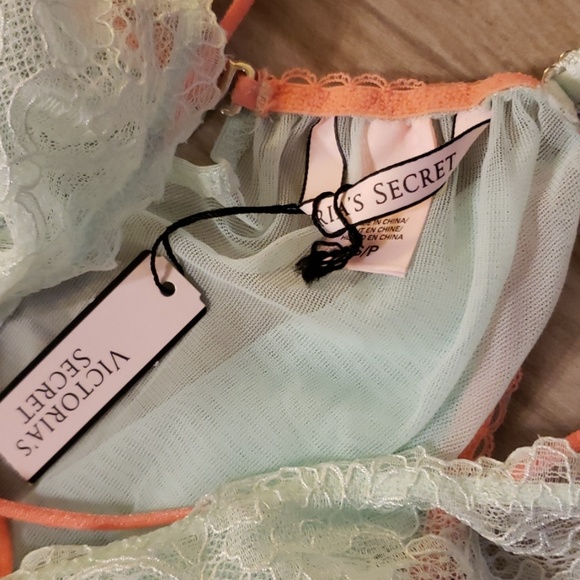 Victoria's Secret Lingerie Set Small NWT - Picture 4 of 6